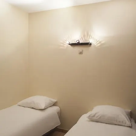 Du Soleil Hotel
